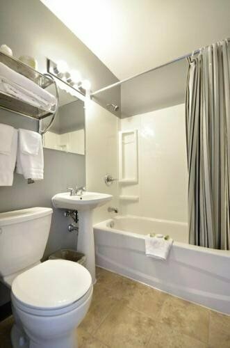 Гостиница St. Norbert Hotel в Виннипеге