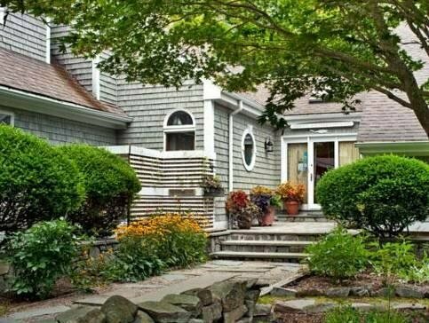 Внешний вид отеля Abbey's Lantern Hill Inn в Ледиарде, фото 5