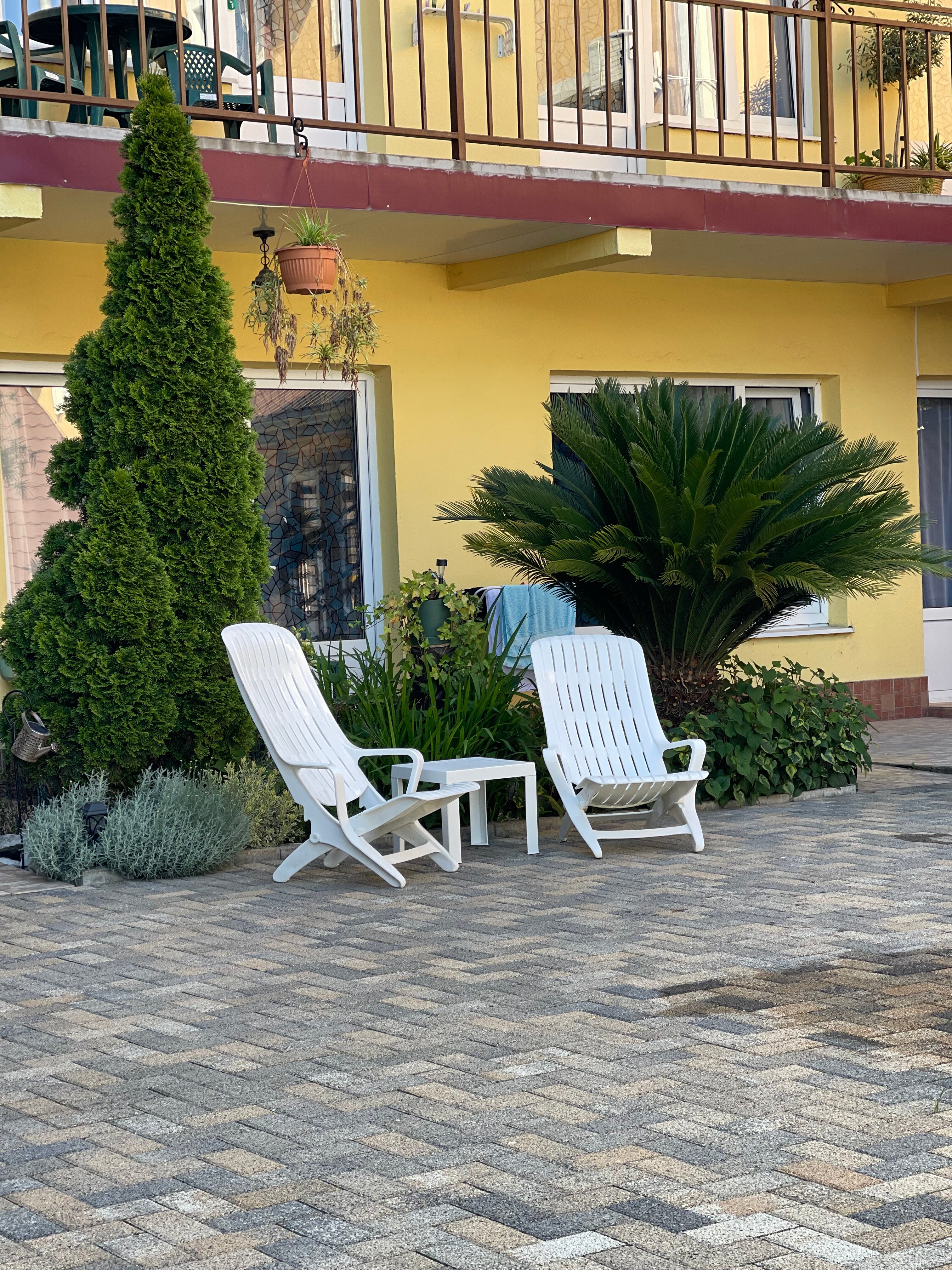 Фото Солнечный дворик