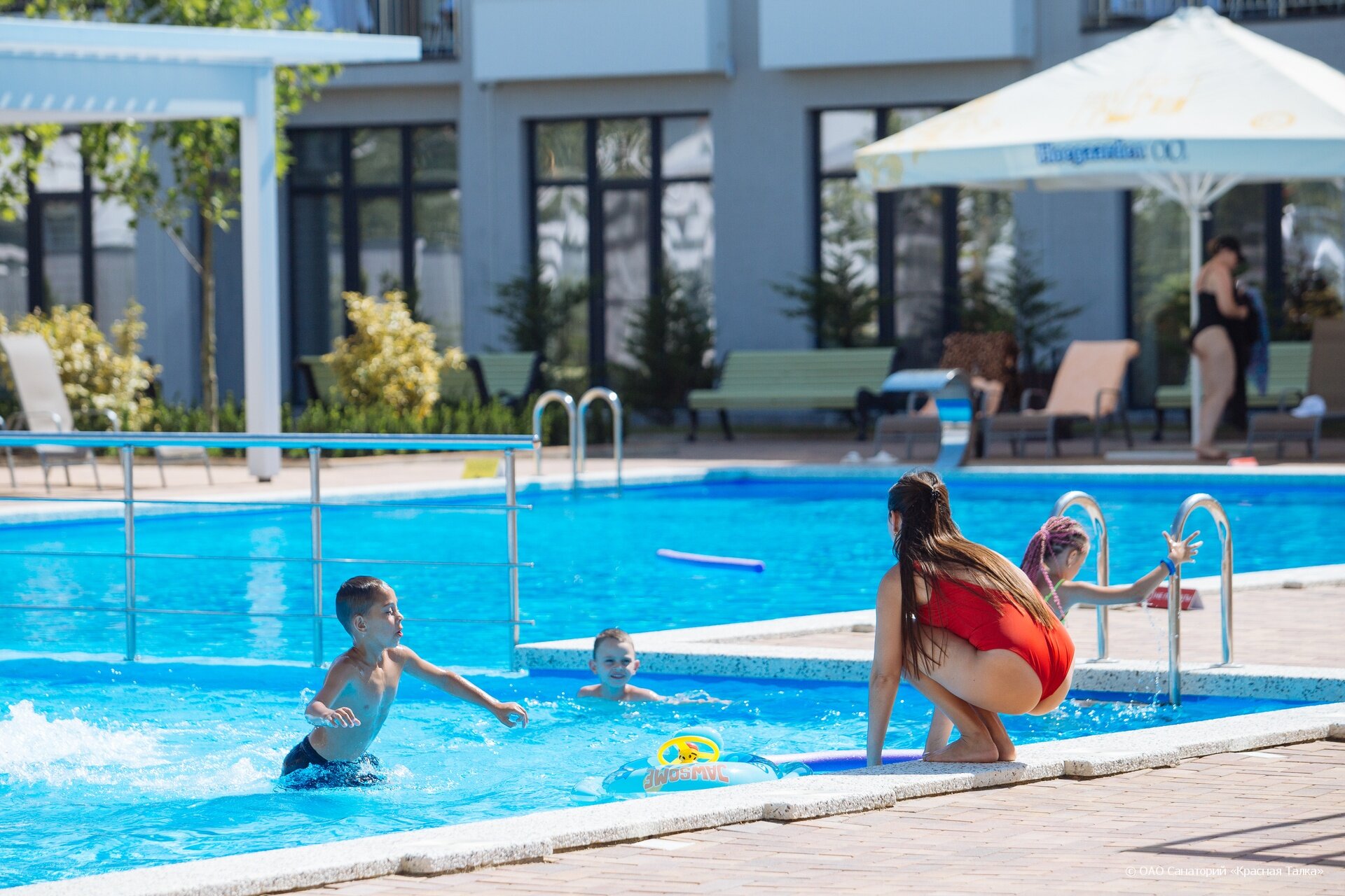 Фото отеля 2