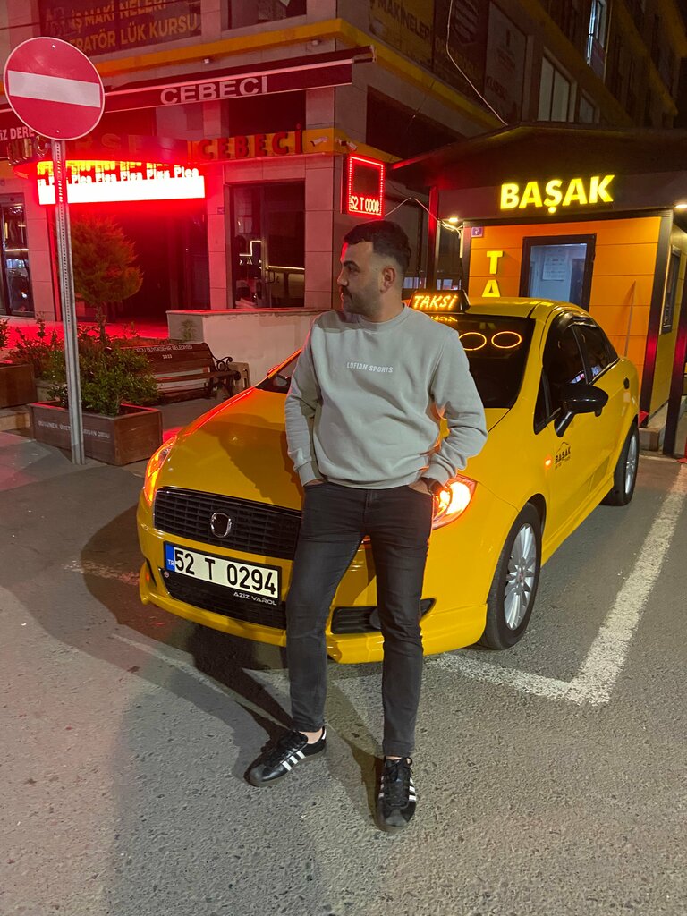 Taxi rank Basak Taxi Stand, Altinordu, photo