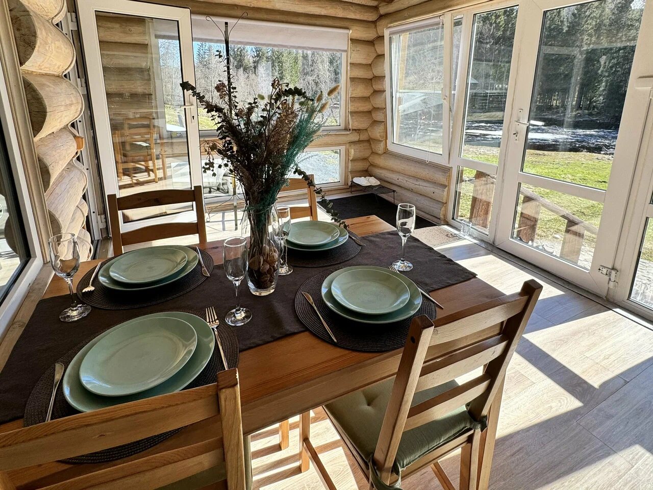 Фото Дом и река