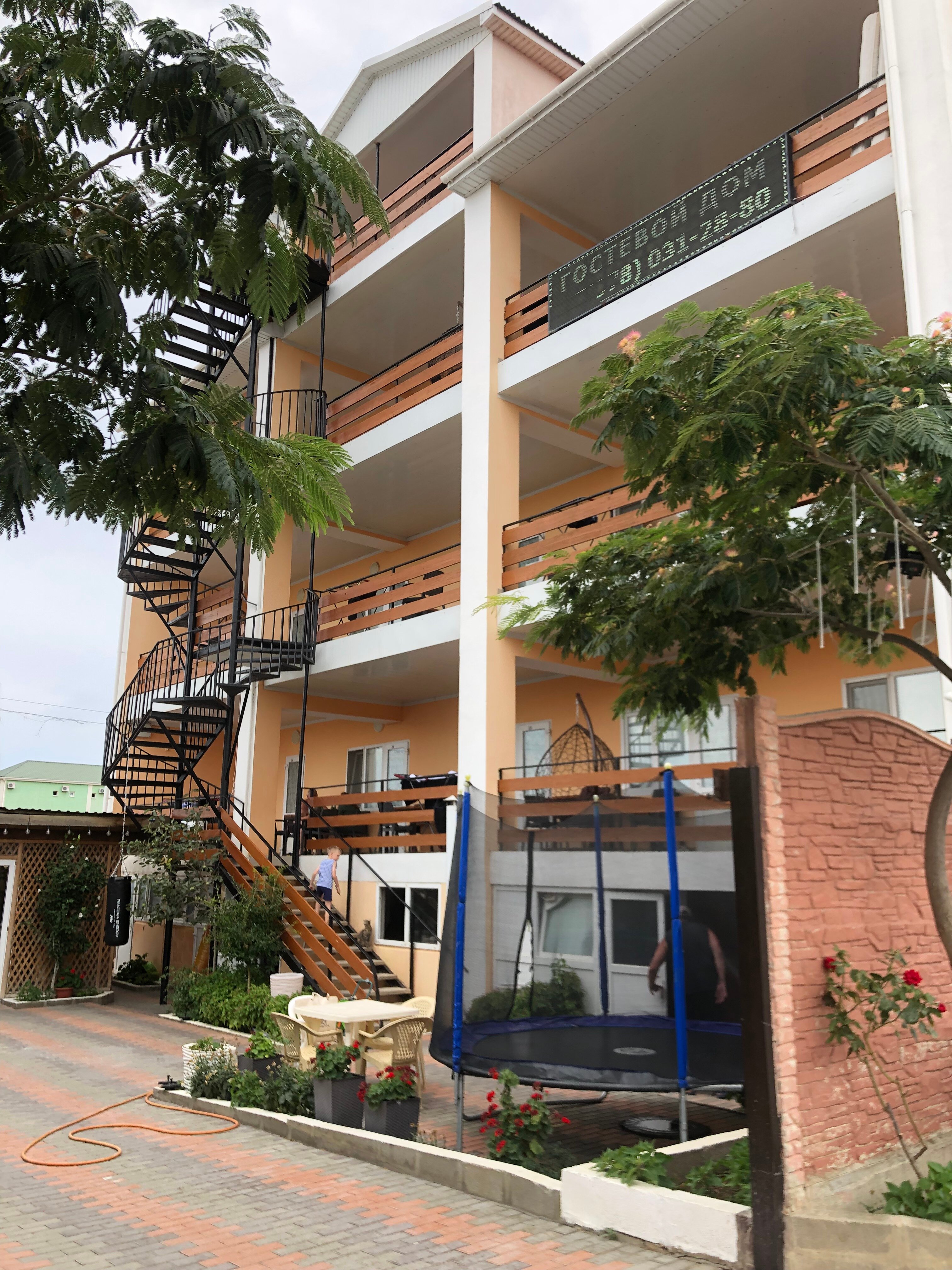 Фото отеля 1