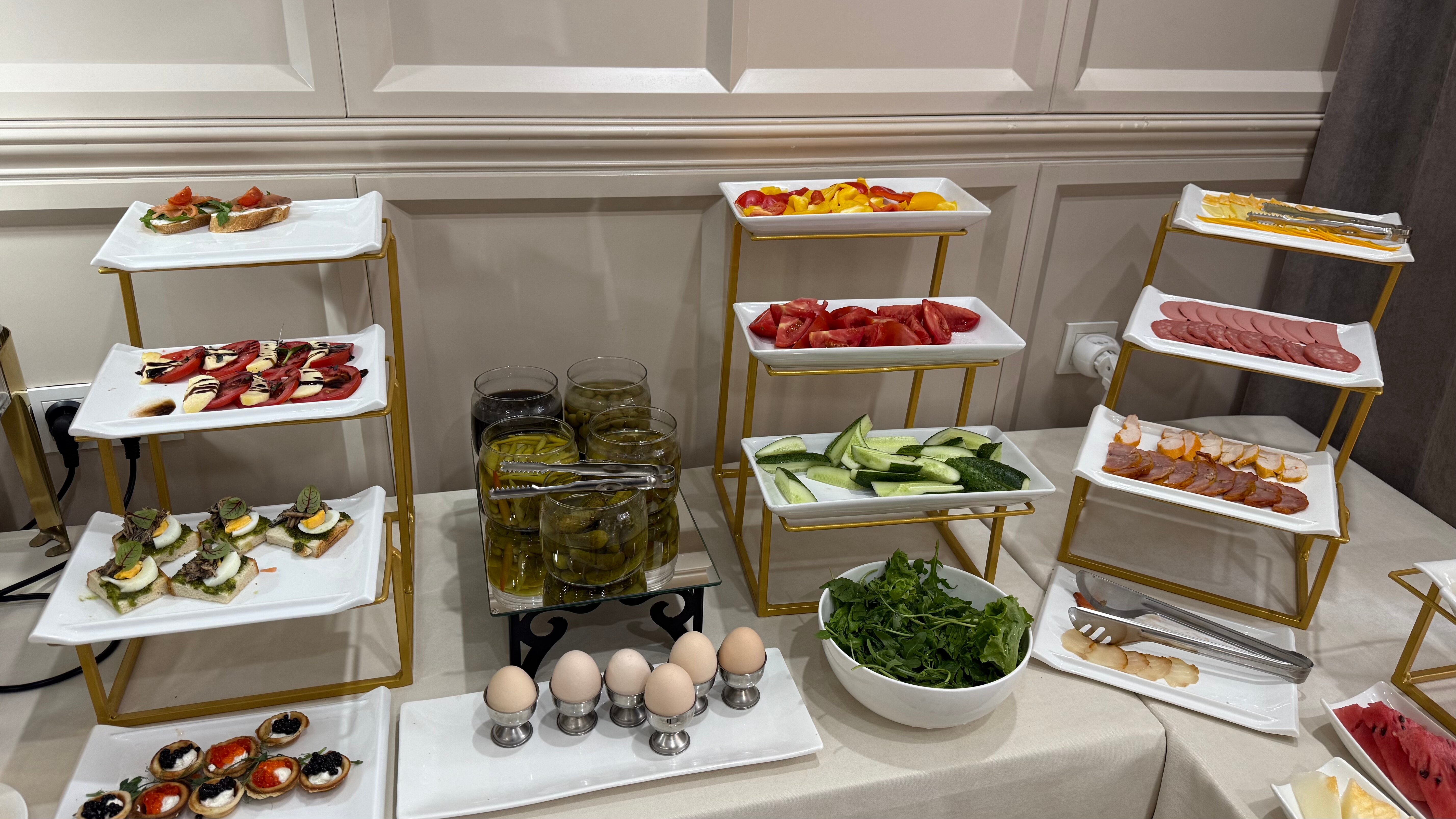 Фото Madison Ave Hotel Bishkek