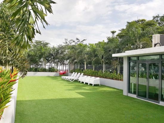 Фото Acappella Suite Hotel