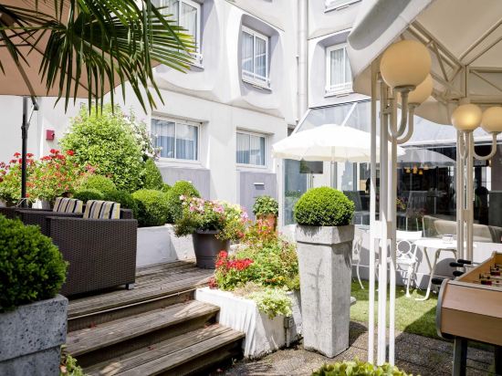 Фото Hotel Chromatics by HappyCulture