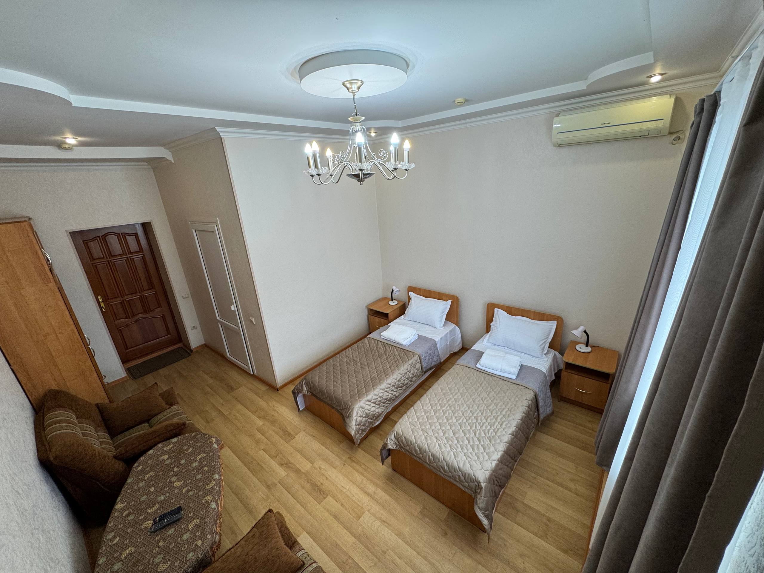 Фото отеля 2