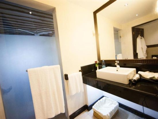 Фото Jacaranda Indian Ocean Beach Resort