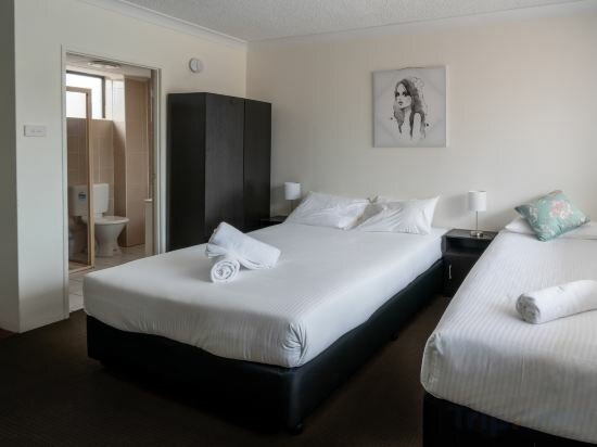 Фото Lakeside Inn Illawarra