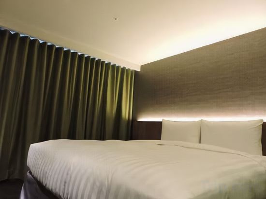 Фото Goodmore Hotel