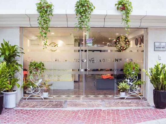 Фото Adeline Hotel