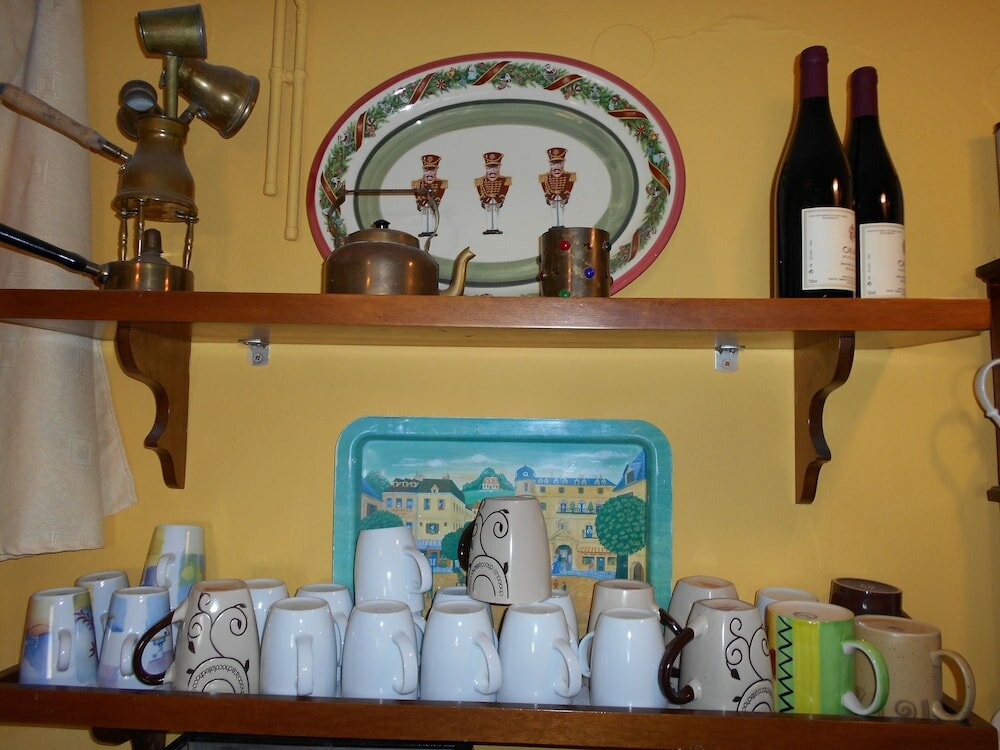 Фото Byron Hotel