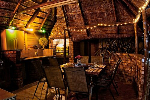 Внешний вид отеля Rest a While Guest House в Претории, фото 4