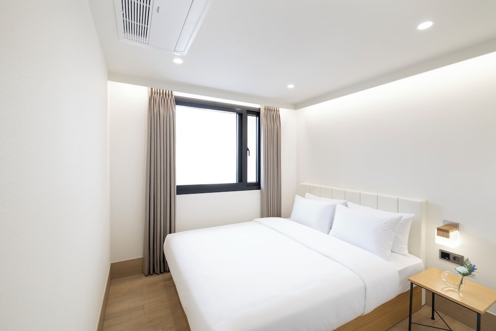 Фото H-avenue Hotel Seomyeon Station