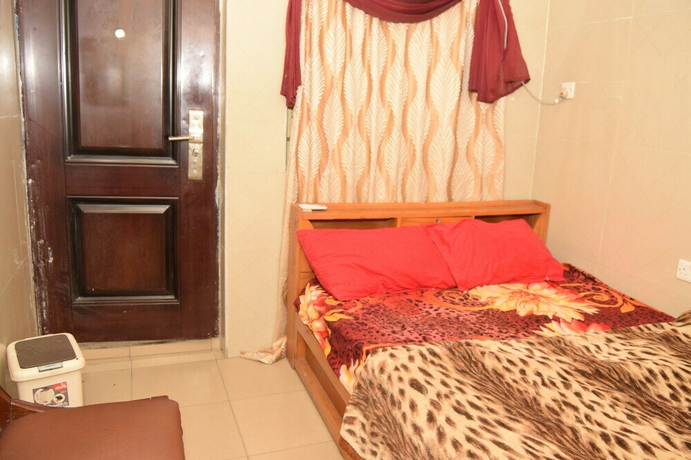 Фото De'elites Pool Bar & Inn