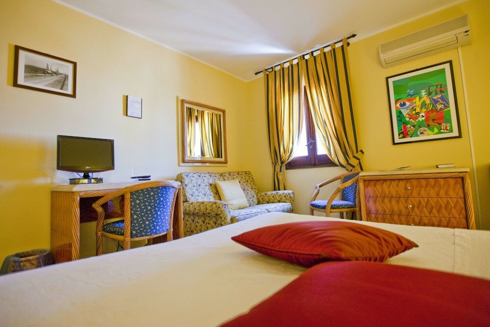 Фото Hotel Elimo