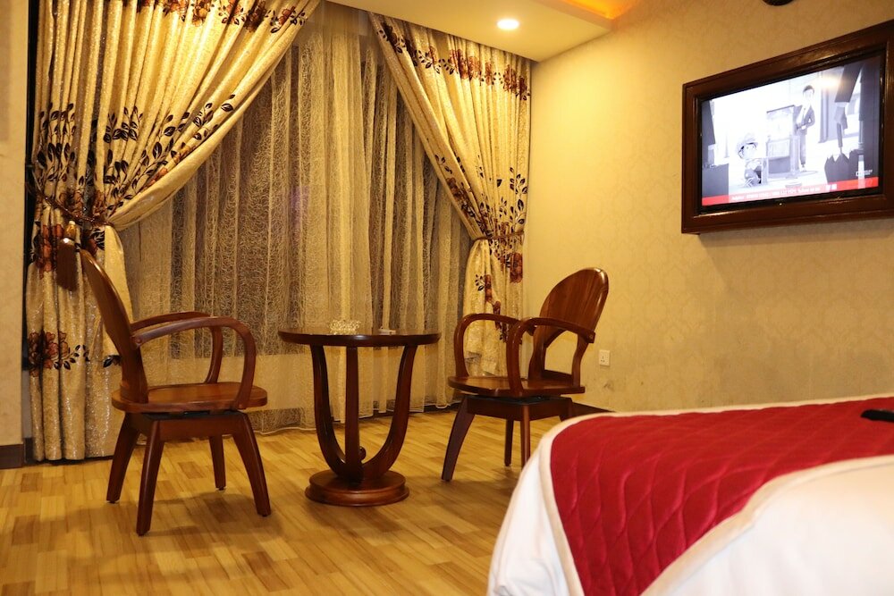 Фото Hyders Park - The Business Hotel