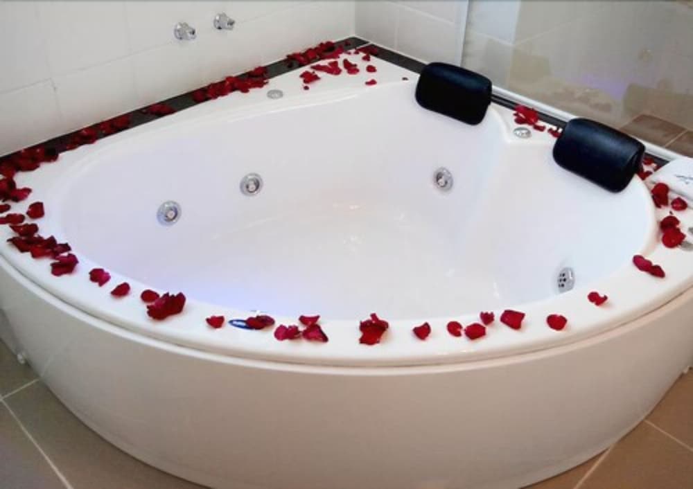 Фото Athos Hotel