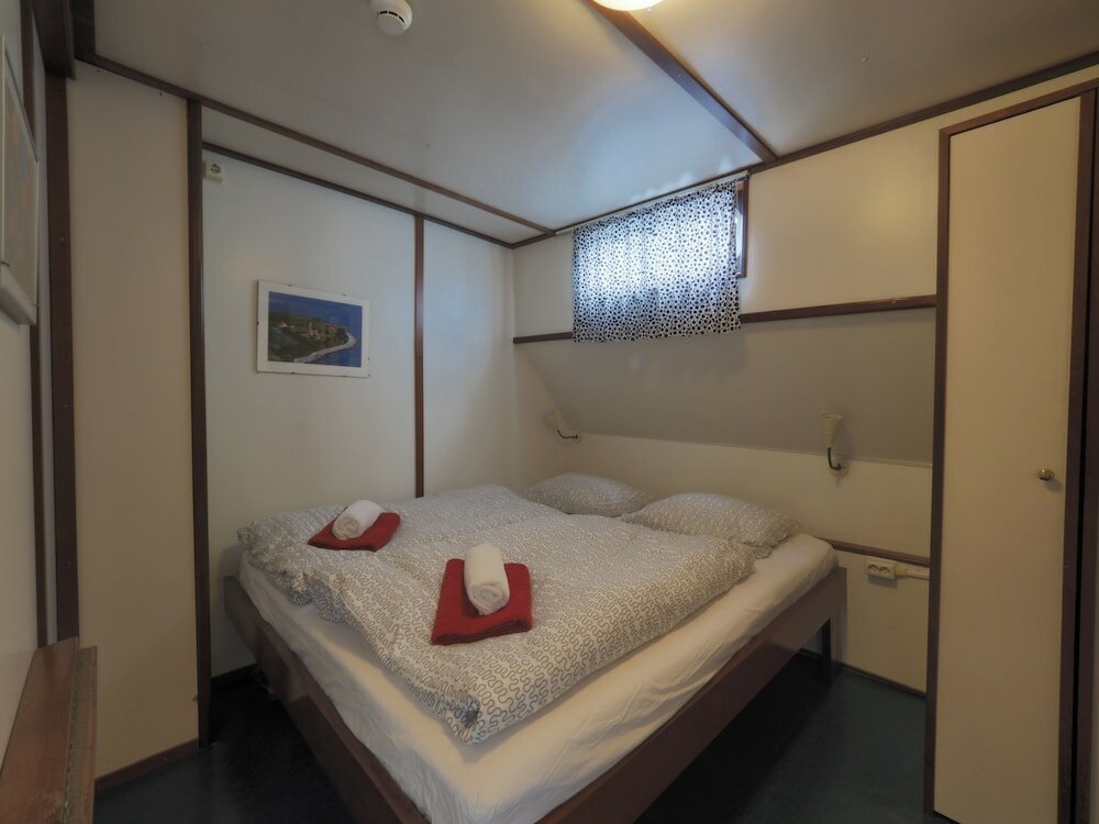 Фото Hotelschip Sarah