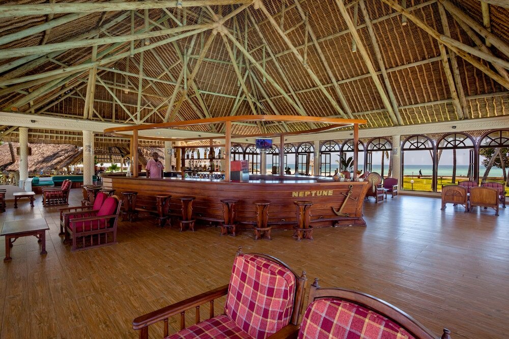 Фото Neptune Paradise Beach Resort & SPA