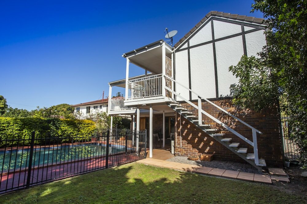 Фото Ainslie Manor B&b