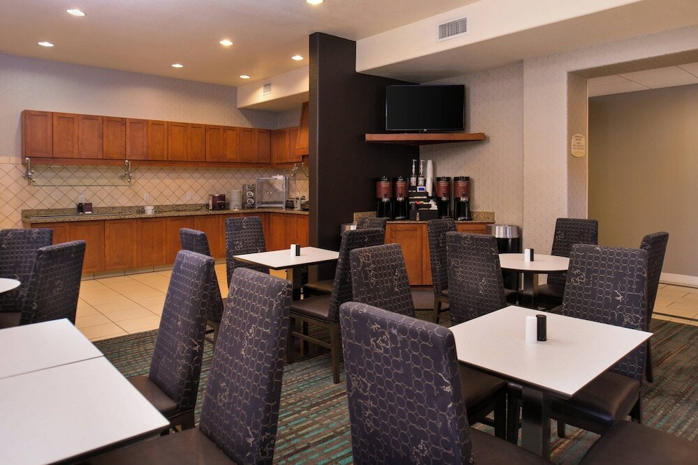 Фото Residence Inn by Marriott Albuquerque Airport