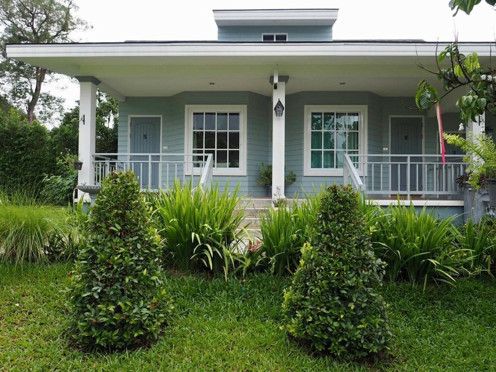 Фото Little Cottage