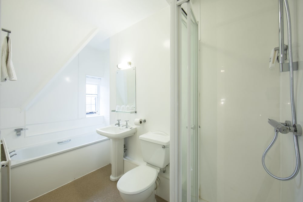 Фото Half Moon, Sherborne by Marston's Inns