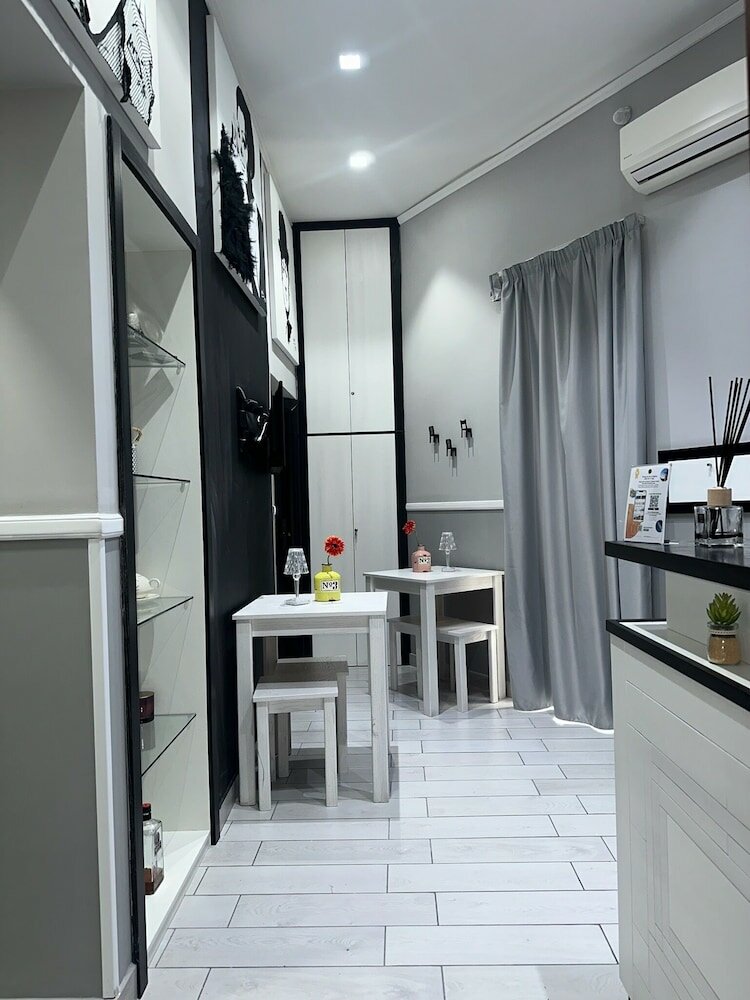 Фото Parthenope Rooms