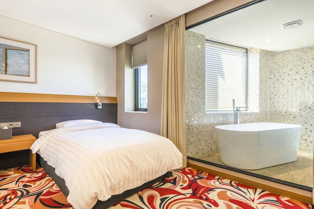 Фото Shin Shin Hotel Jeju Airport