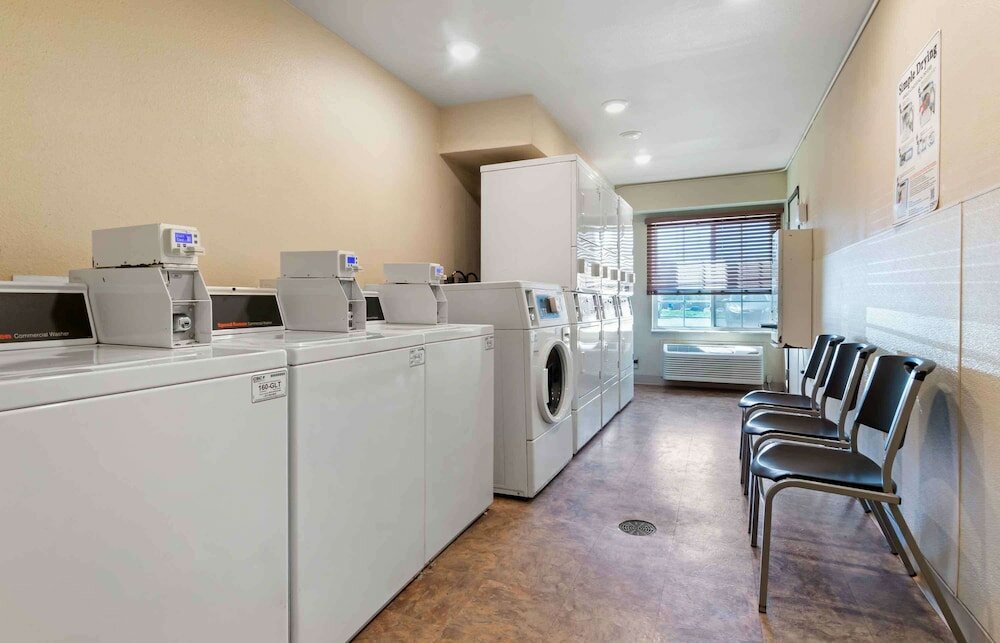 Фото WoodSpring Suites Kansas City South