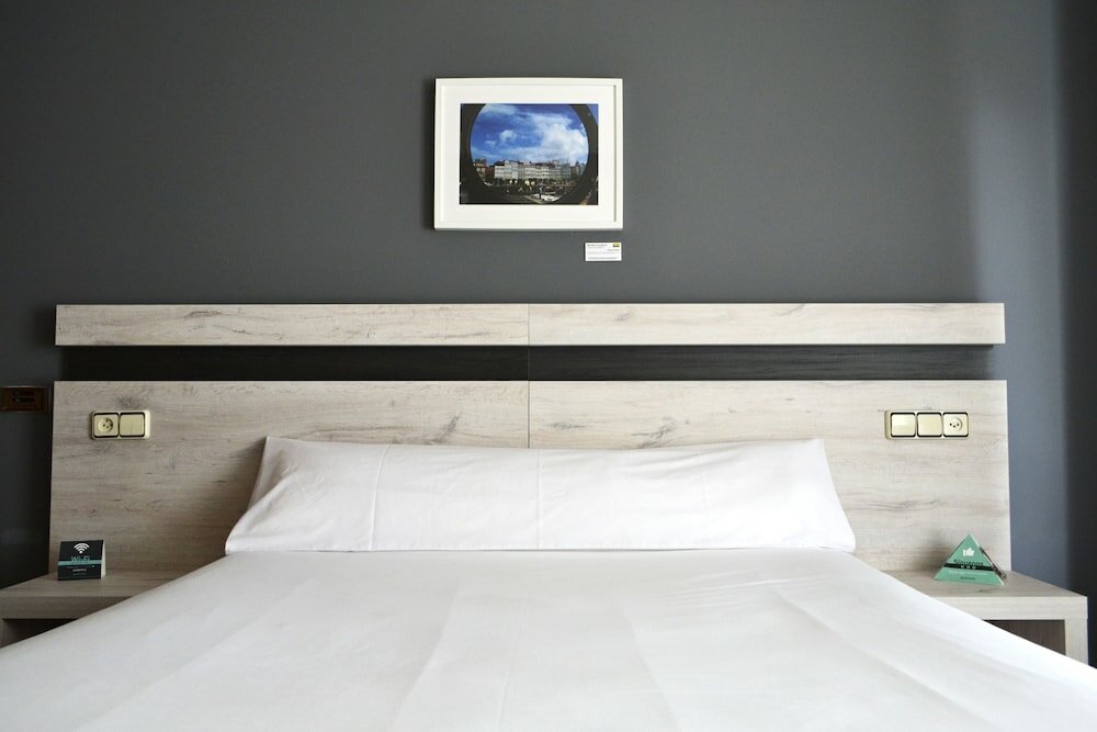 Фото Hostal Alda Puerta Coruña