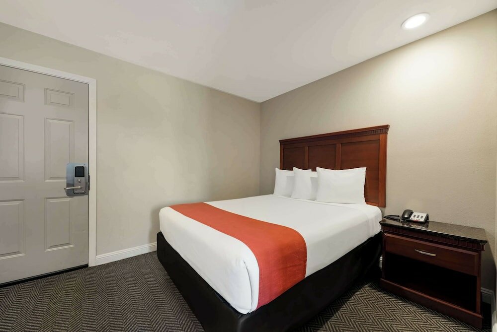 Фото Rodeway Inn