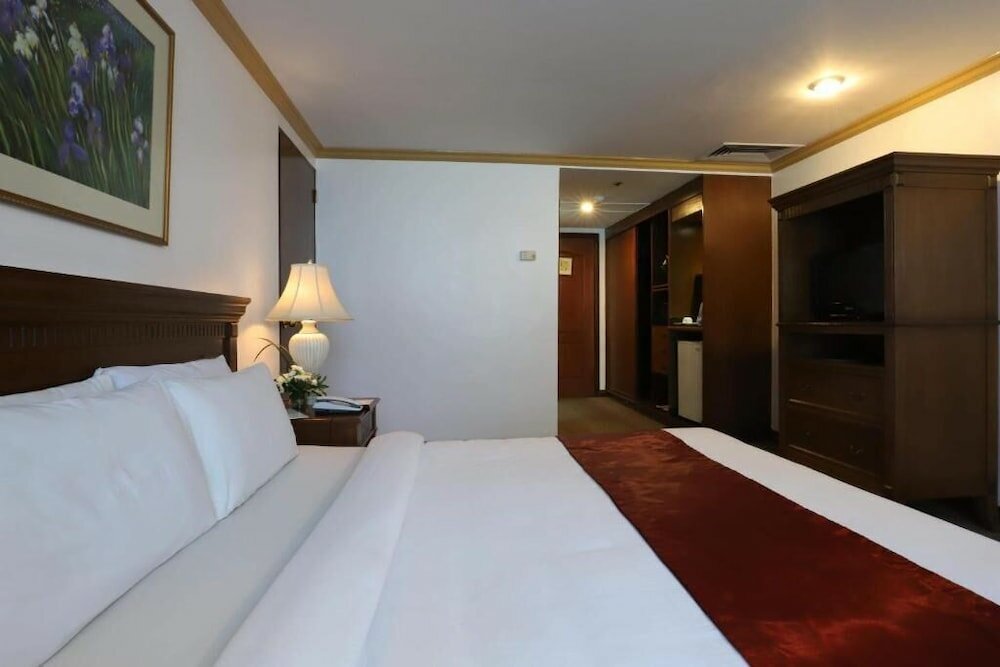 Фото Tiara Oriental Hotel