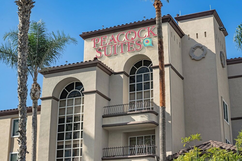 Фото Peacock Suites