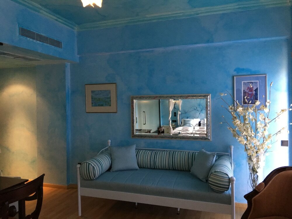 Фото Anastazia Luxury Suites & Rooms