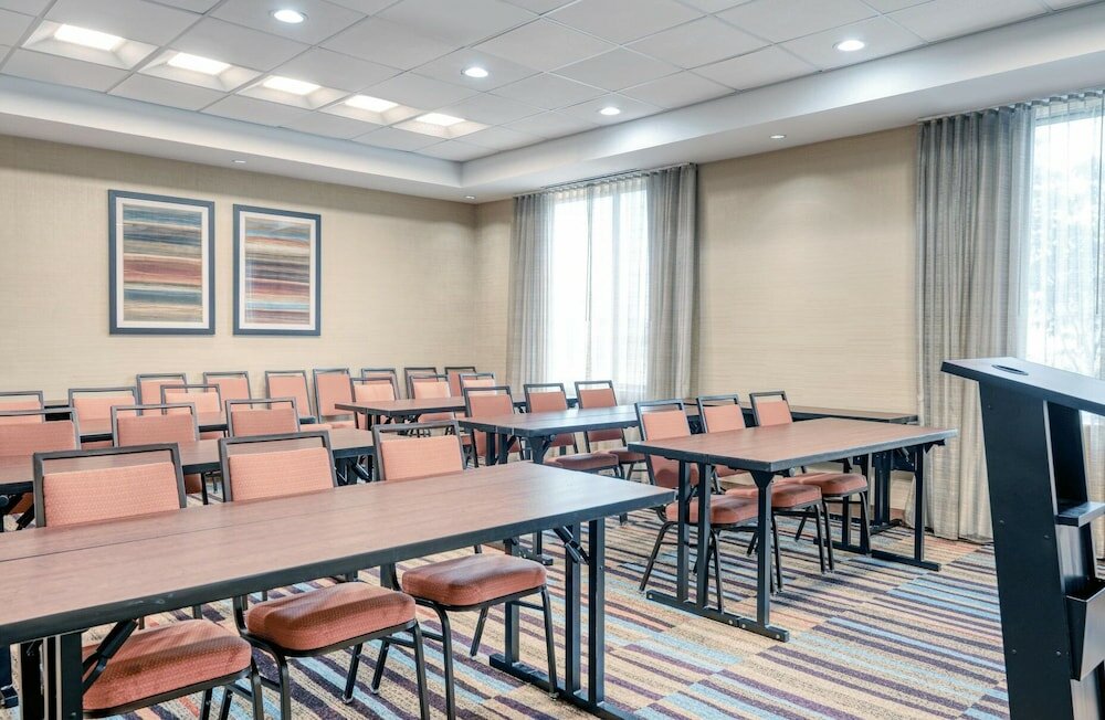 Фото Fairfield Inn & Suites Jeffersonville I-71