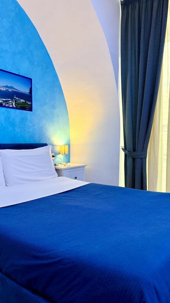 Фото Chiaia Suites