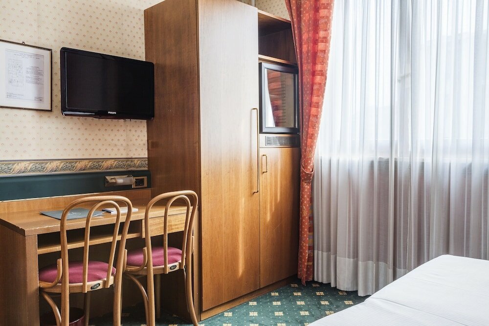 Фото Hotel Des Etrangers