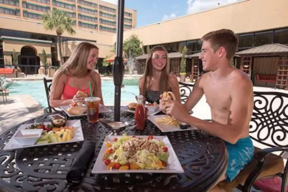 Фото Mcm Eleganté Hotel & Conference Center Beaumont