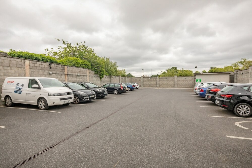 Фото Kilkenny Inn Hotel