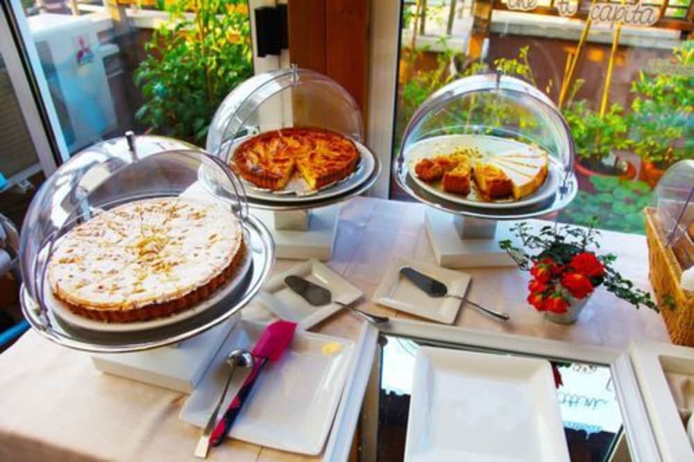 Фото Metro Hotel