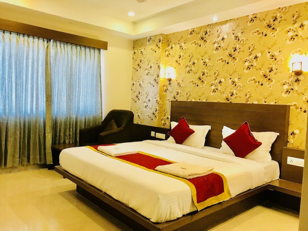 Фото Regalia Inn & Suites