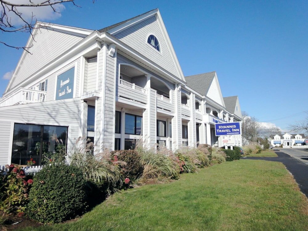 Фото Hyannis Travel Inn