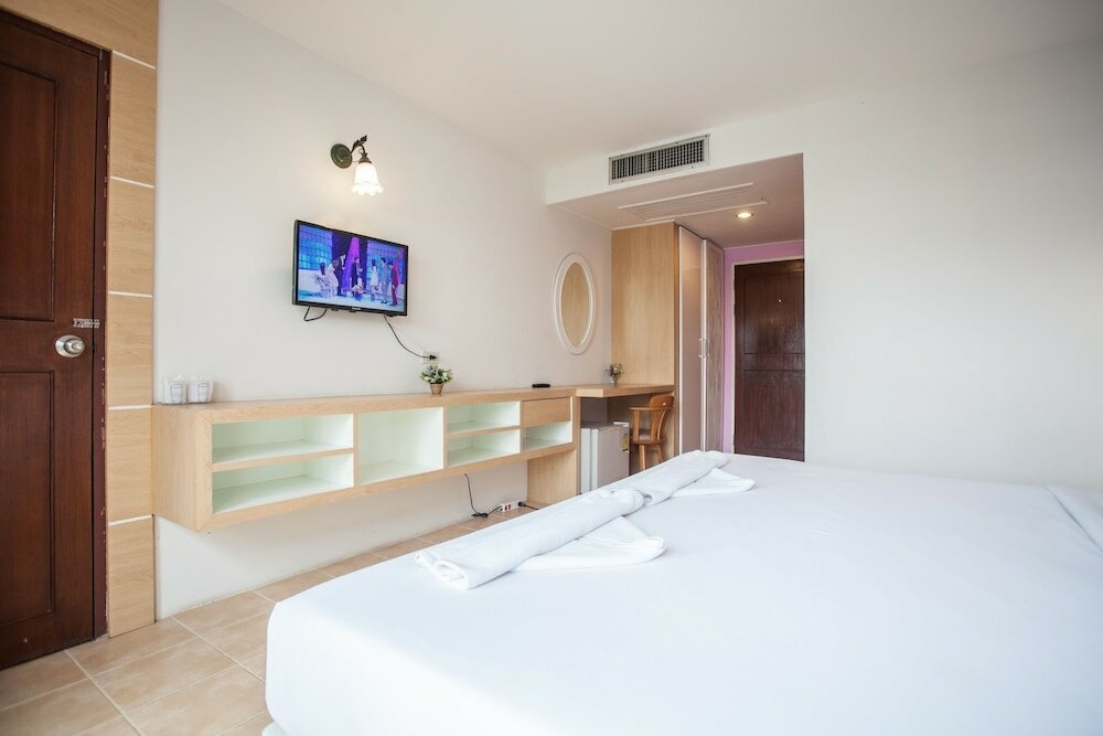 Фото The Greenery Hotel