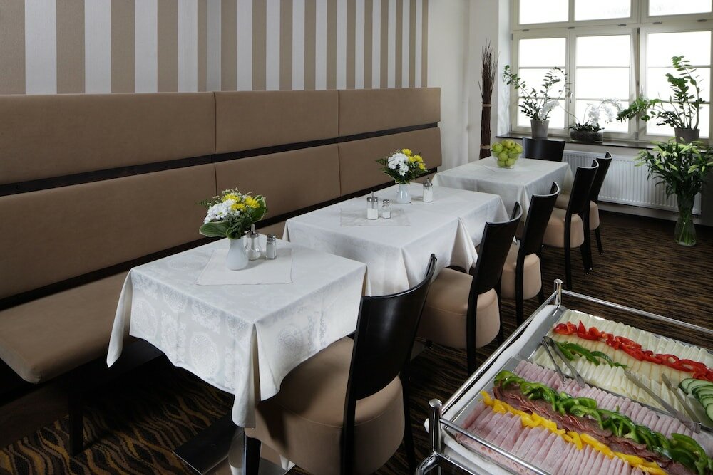 Фото 1. Republic Hotel