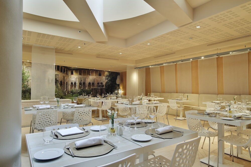 Фото Hotel Badalona Tower