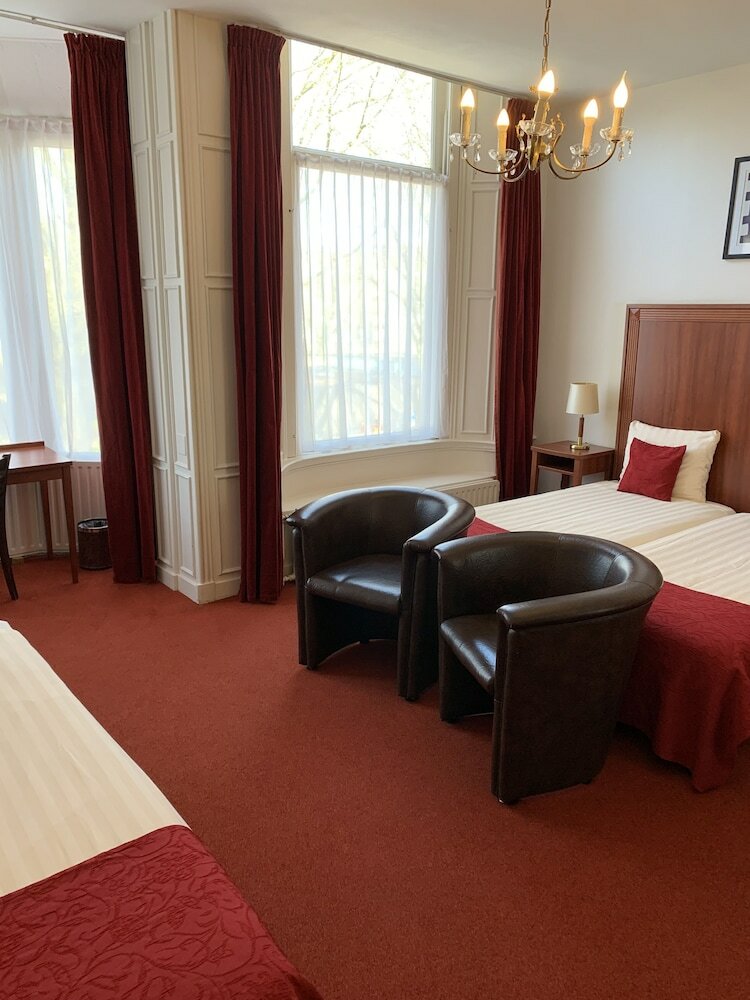 Фото Hotel Parklane