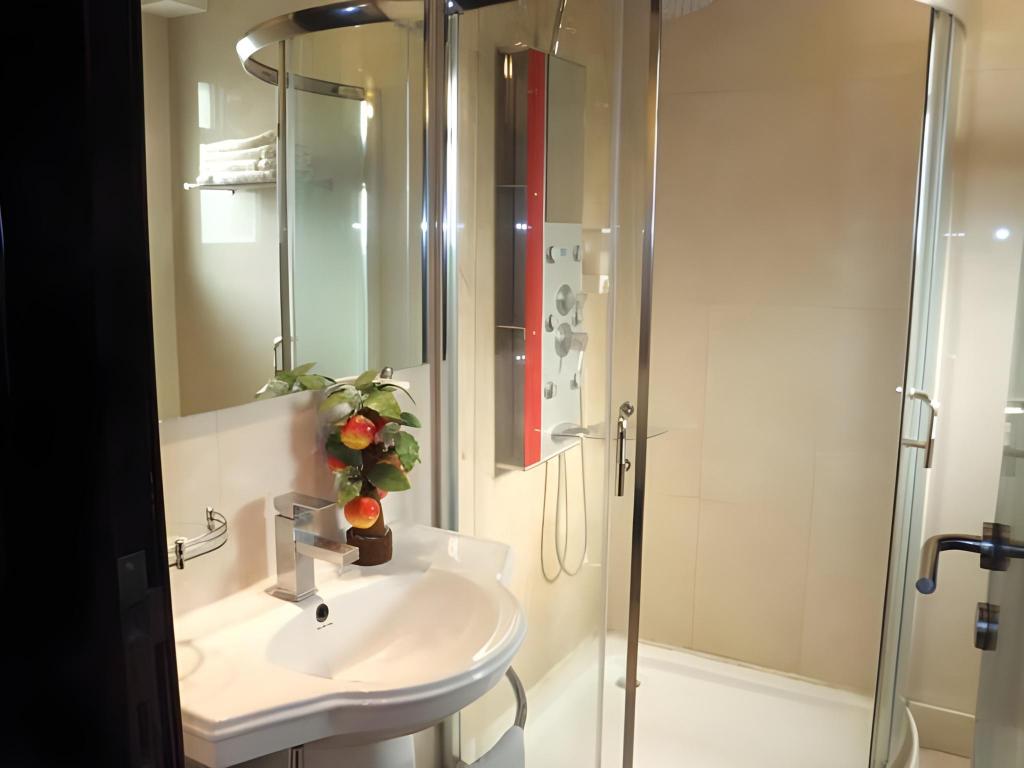 Фото Hotel Meridian Plaza