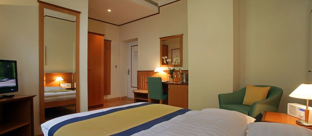 Фото E-Rooms Minusio